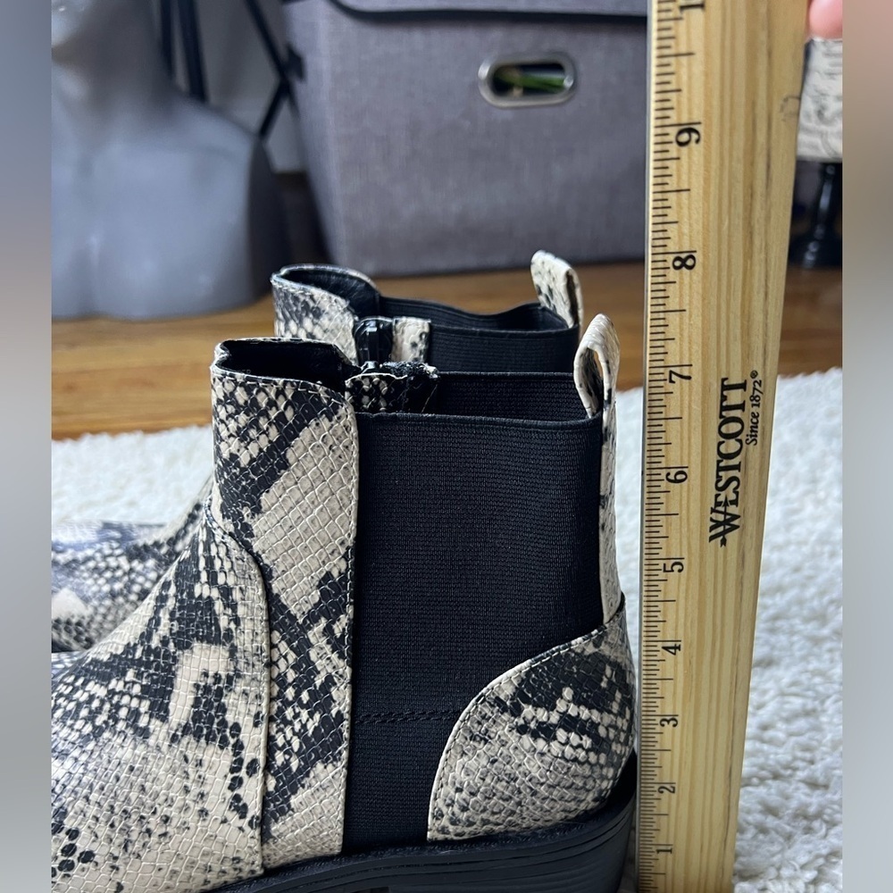 Women’s 7.5 Snakeskin Ankle Boots NEW - Picture 8 of 8